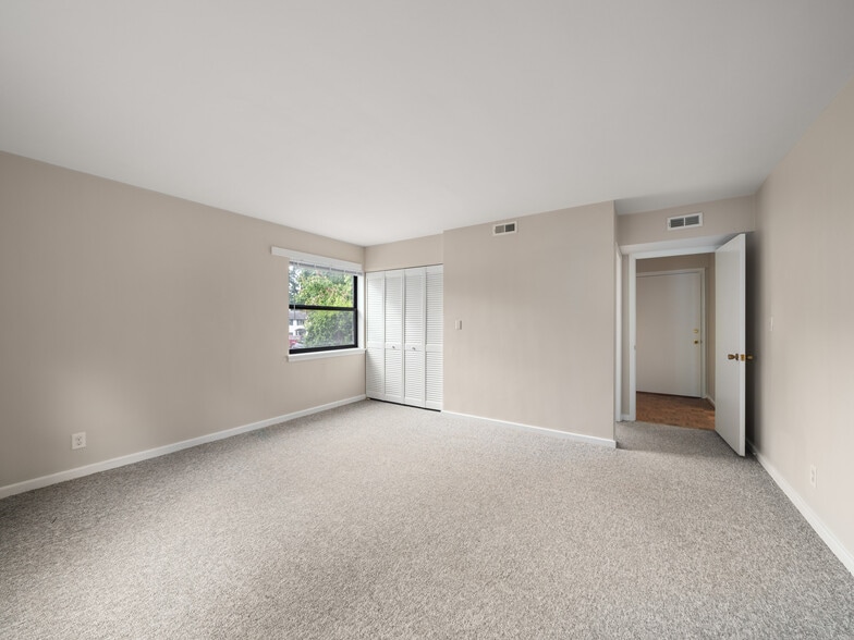 More Photos Of 615 Biltmore Ave, Asheville Apartments For Sale