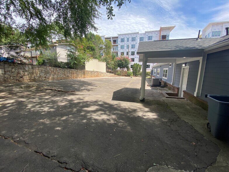 More Photos Of 3040 Briarcliff Rd, Atlanta Office For Sale