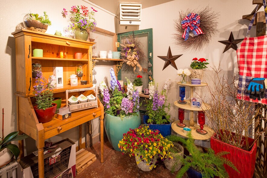 More Photos Of 305 Buckley Dr, Crested Butte Contractor Storage Yard For Sale