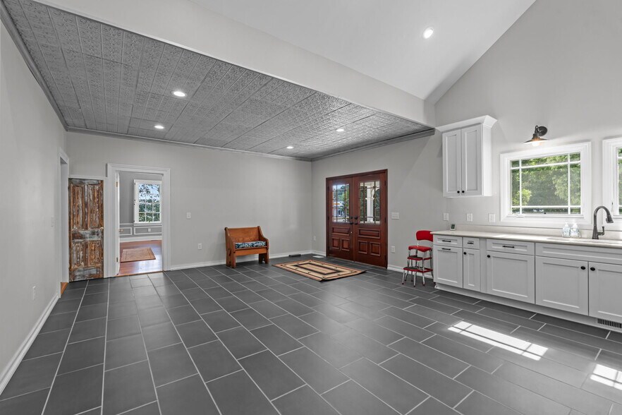 More Photos Of 202 W Main St, Sanford Office Residential For Sale