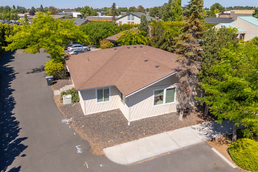 More Photos Of 830 Sharon Ave E, Moses Lake Office For Sale