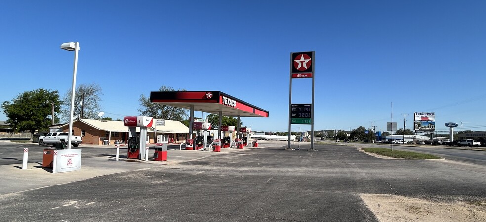 Primary Photo Of 117 US Highway 84 W, Goldthwaite Convenience Store For Sale