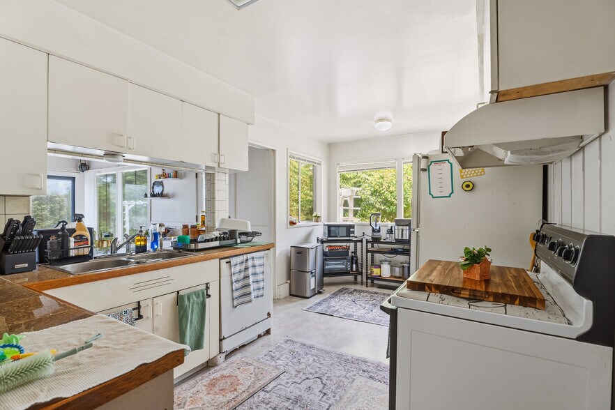 More Photos Of 23800 N Highway 1, Fort Bragg Apartments For Sale