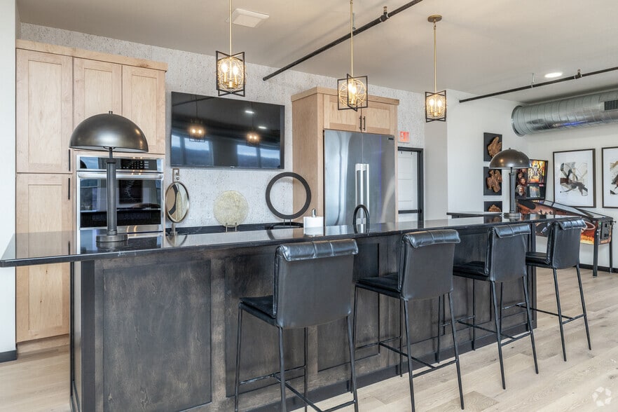 More Photos Of 28 7th St NE, Rochester Apartments For Sale