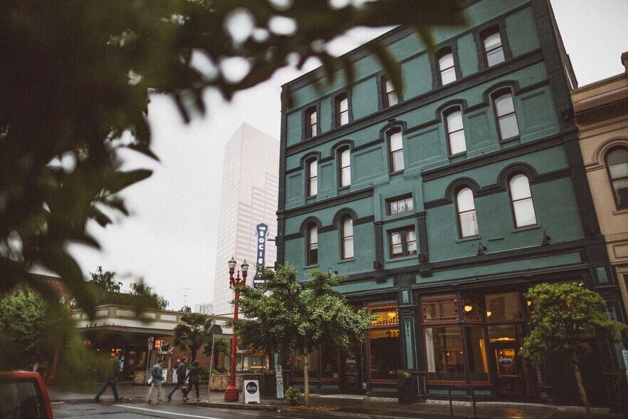 More Photos Of 203-209 NW 3rd Ave, Portland Hotel For Sale