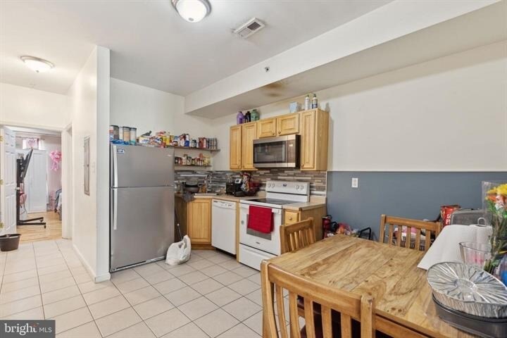 More Photos Of 2022 N Woodstock St, Philadelphia Apartments For Sale