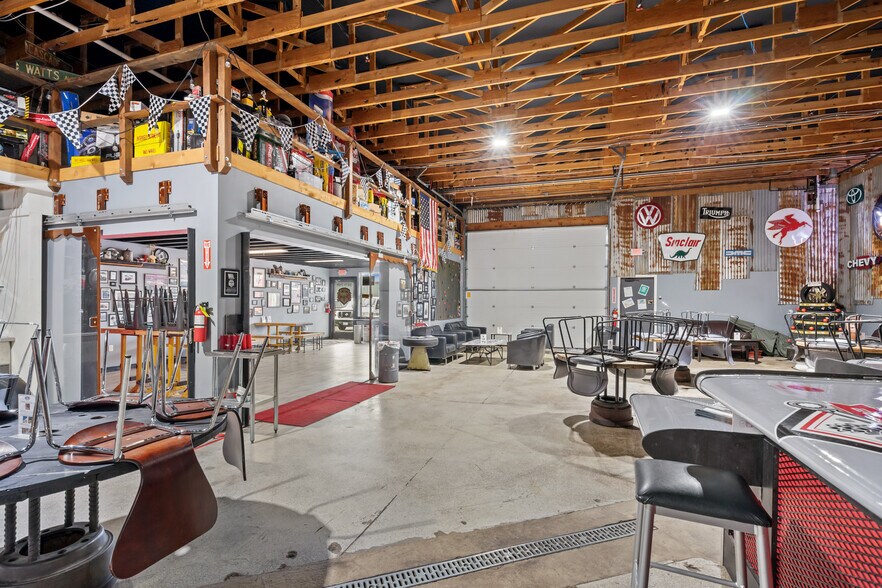 More Photos Of 2425 25th St SE, Salem General Retail For Sale