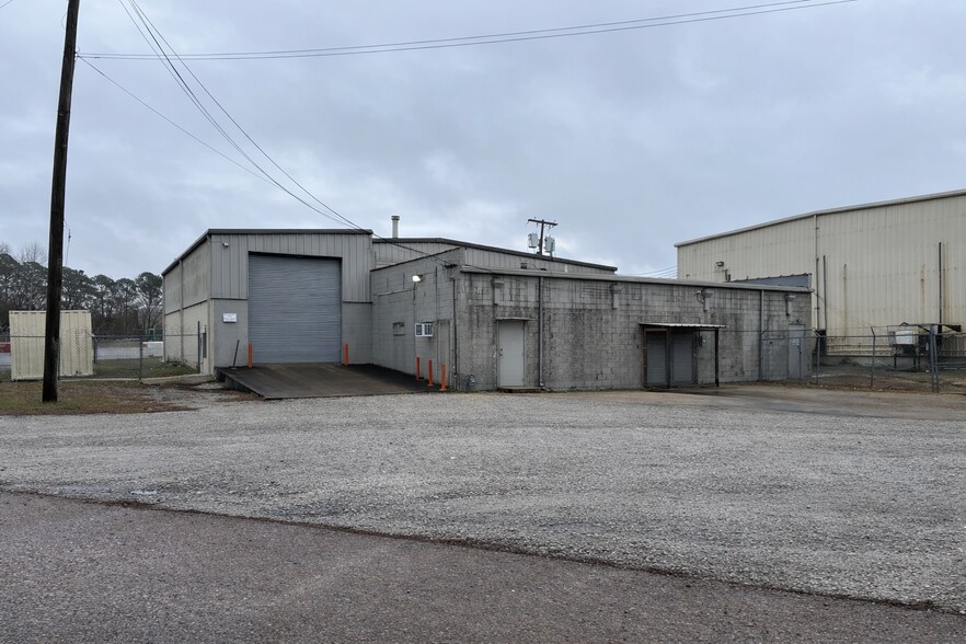 More Photos Of 432 N Royal St, Jackson Warehouse For Lease