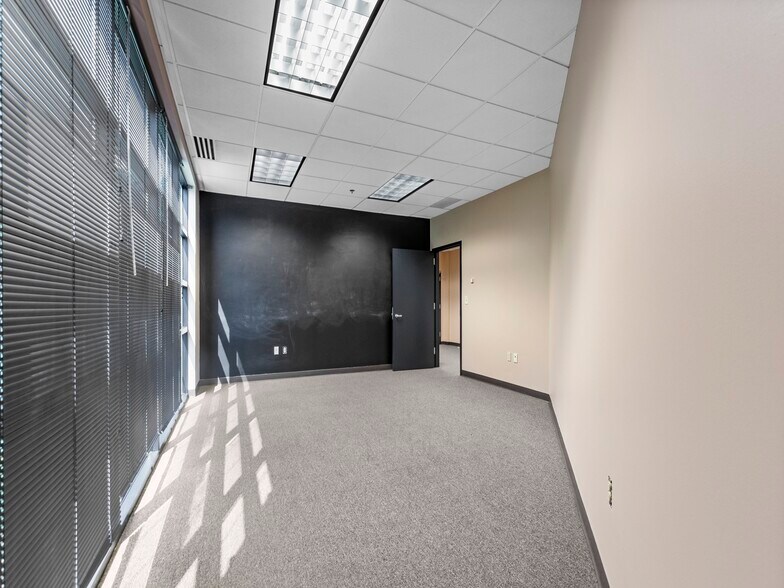 More Photos Of 174 Clarkson Rd, Ballwin Office For Sale