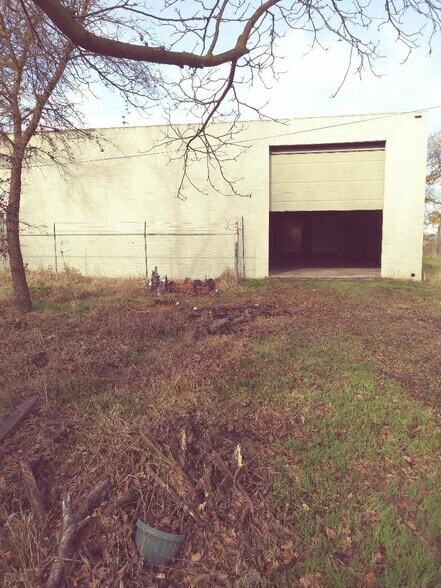 More Photos Of 4664 E Waterloo Rd, Stockton Warehouse For Lease