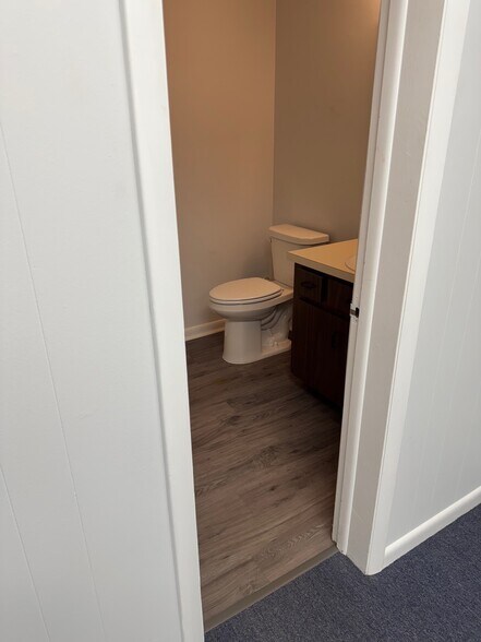 More Photos Of 120 E New York Ave, Deland Storefront Retail Office For Lease