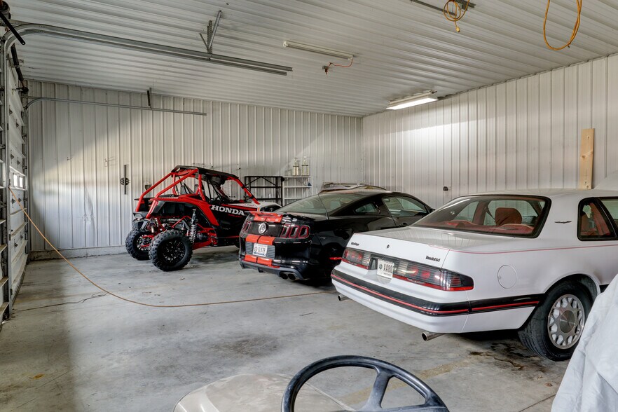 More Photos Of 206 & 208 S Meridian St, Washington Office For Sale