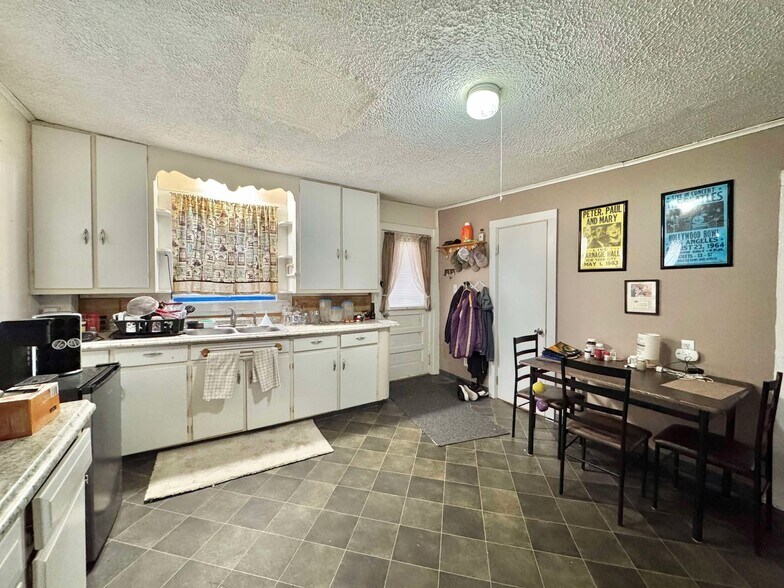 More Photos Of 301 E North St, Geneva Apartments For Sale