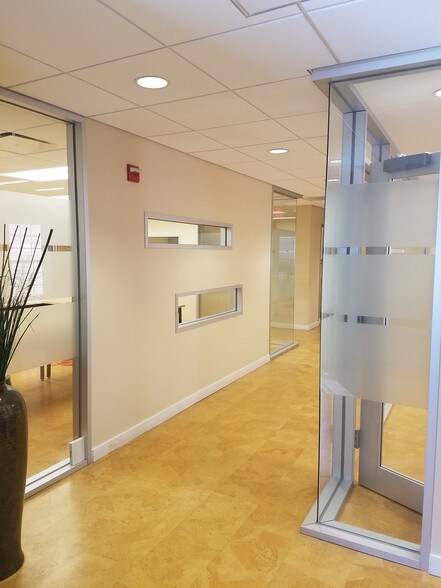 More Photos Of 2440 Sandy Plains Rd, Marietta Office For Sale