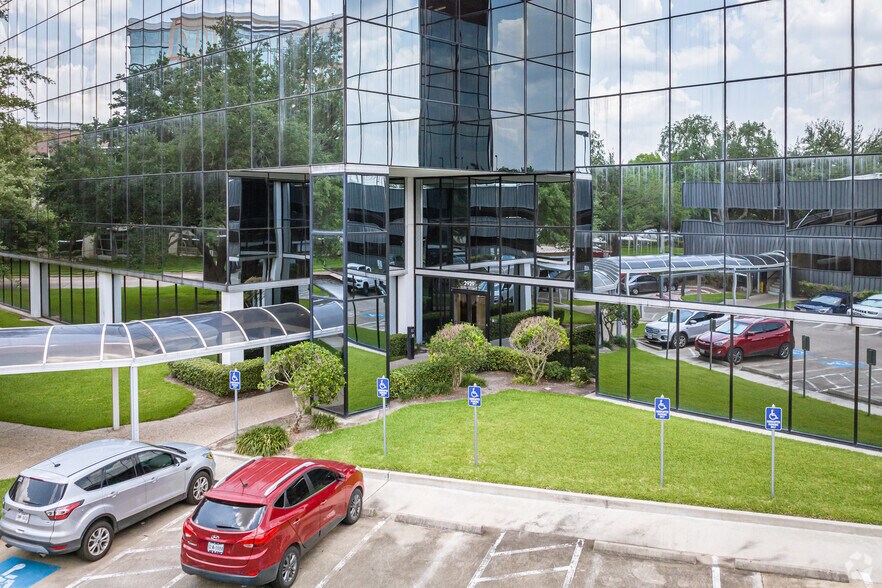More Photos Of 2929 Briarpark Dr, Houston Office For Sale