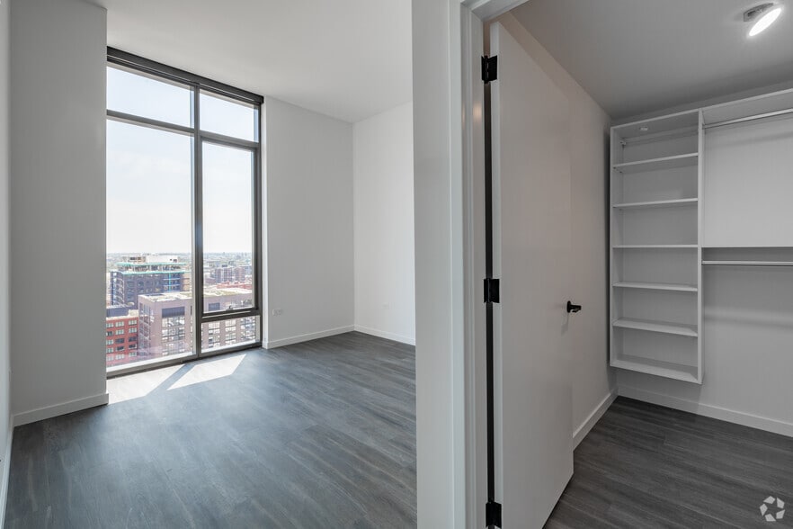 More Photos Of 161 N May St, Chicago Apartments For Lease