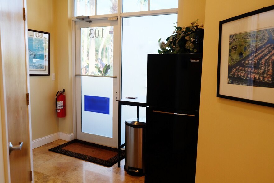 More Photos Of 3307 Northlake Blvd, Palm Beach Gardens Office For Sale