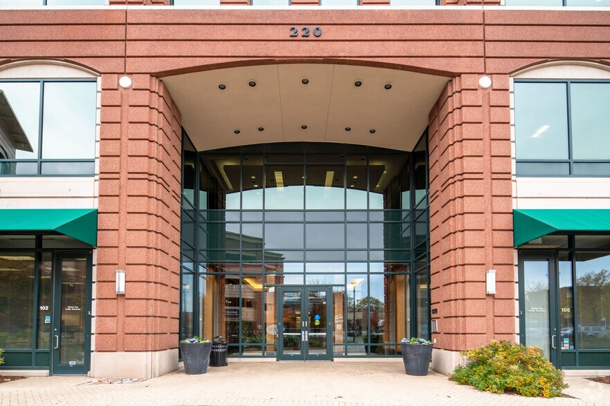 More Photos Of 220 N Smith St, Palatine Office For Sale