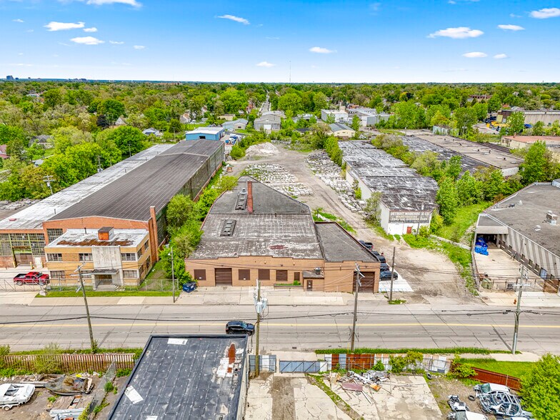 More Photos Of 12950 Lyndon Ave, Detroit Warehouse For Lease