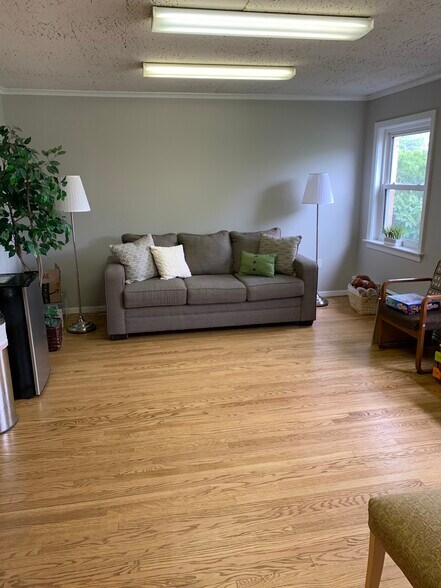 More Photos Of 304 Newton Ave, Oaklyn Office For Sale