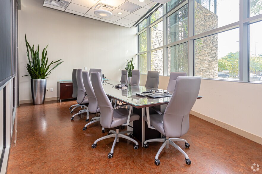 More Photos Of 7031 Commerce Cir, Baton Rouge Office Residential For Lease