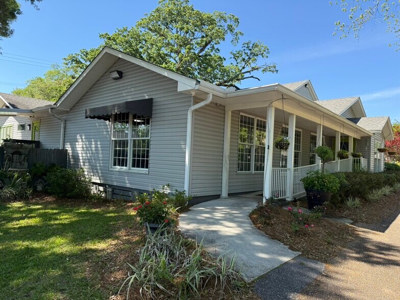 More Photos Of 2513 Dauphin St, Mobile Healthcare For Sale