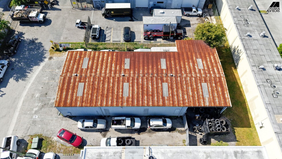 More Photos Of 8115 NW 98th St, Hialeah Manufacturing For Lease