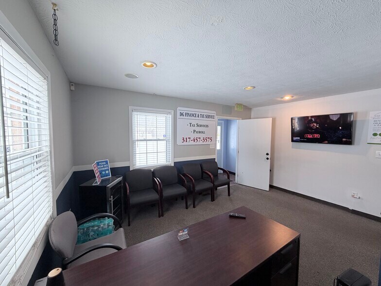 More Photos Of 4803 W 71st St, Indianapolis Medical For Sale