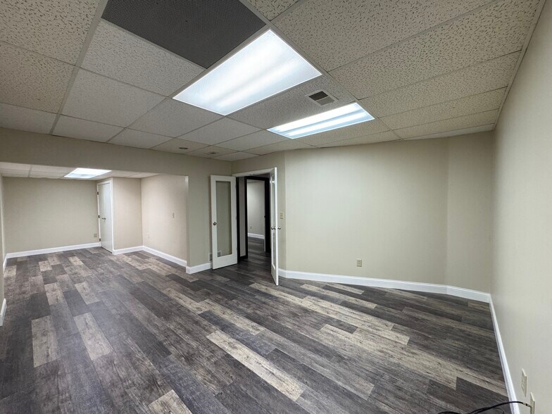 More Photos Of 5126-5130 Blazer Memorial Pky, Dublin Office For Lease