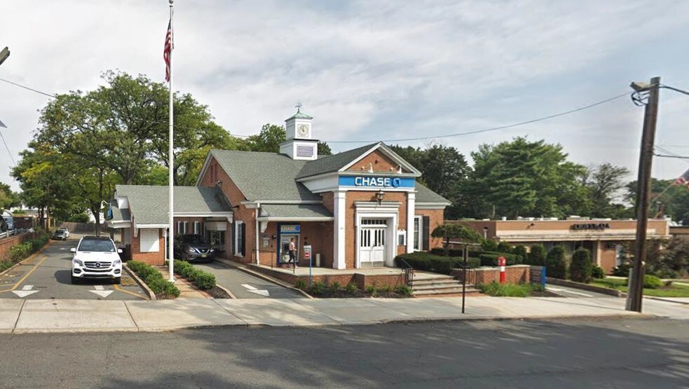 More Photos Of 205 Cedar Ln, Teaneck Bank For Lease