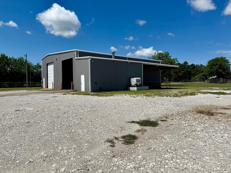 Primary Photo Of 836 Farm 71 rd, Talco Industrial For Sale