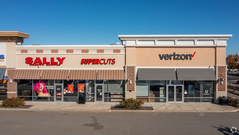 More Photos Of 1 Highland Cmn W, Hudson Unknown For Lease