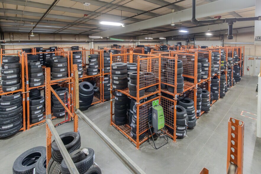 More Photos Of 2525 N Commercial Ave, Pasco Warehouse For Lease