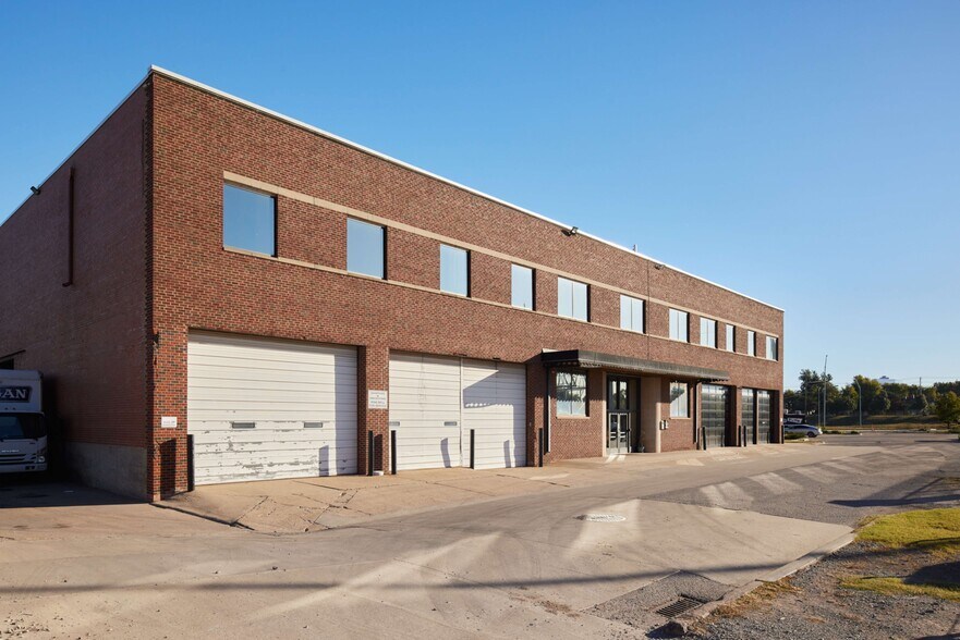 More Photos Of 11 NE 11th St, Oklahoma City Warehouse For Sale
