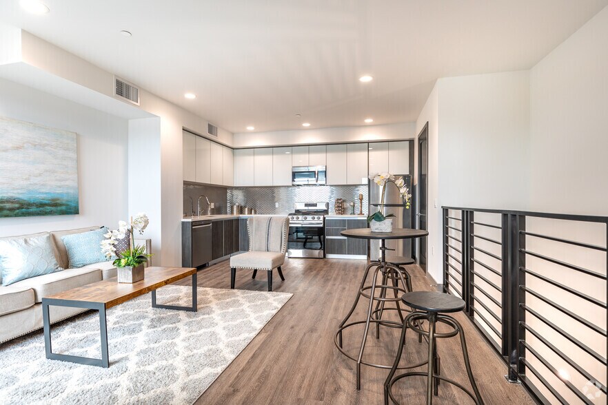 More Photos Of 552 N Hobart Blvd, Los Angeles Apartments For Sale