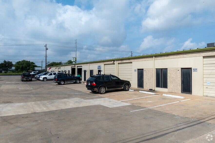 More Photos Of 5214 Burleson Rd, Austin Unknown For Lease