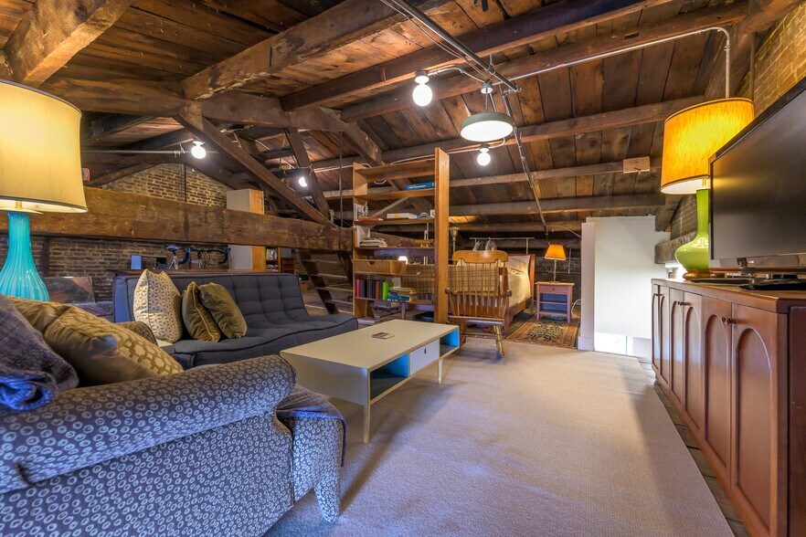 More Photos Of 705 Warren St, Hudson Storefront Retail Residential For Sale