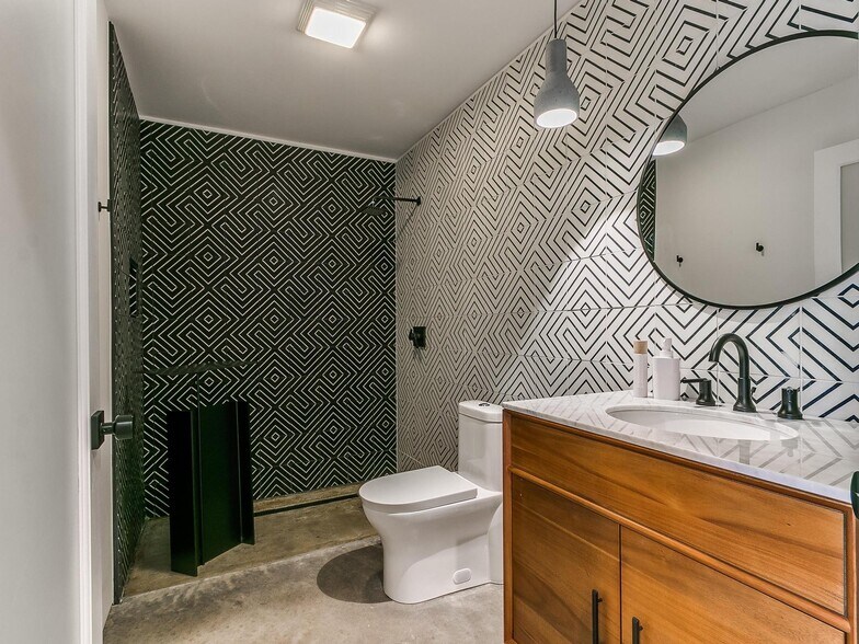 More Photos Of 711 N Douglas Ave, Oklahoma City Apartments For Sale