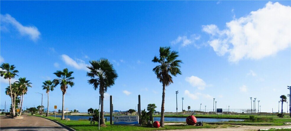 More Photos Of 1330 S Commercial St, Aransas Pass Hotel For Sale