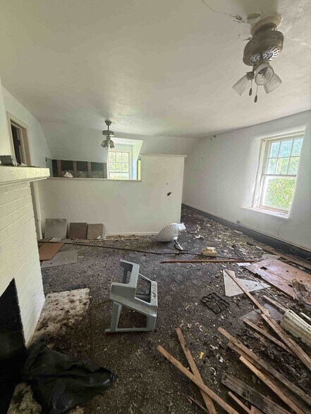More Photos Of 414 E Cedar St, Olathe Apartments For Sale