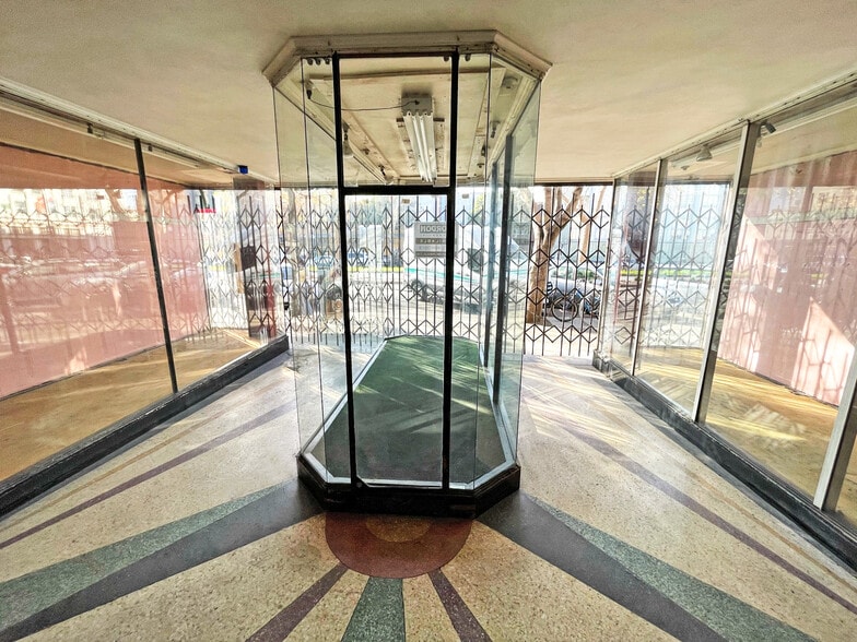 More Photos Of 2277 Shattuck Ave, Berkeley Storefront For Sale