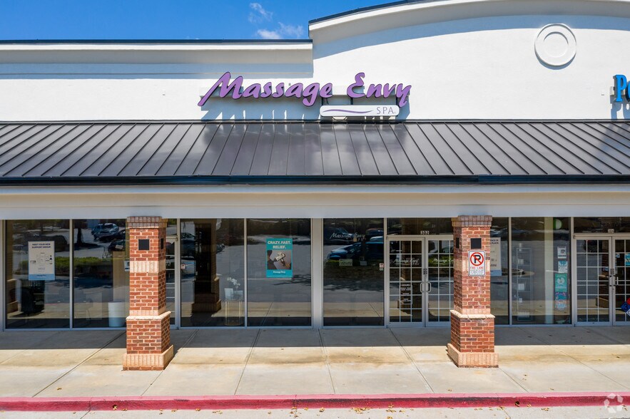 More Photos Of 2300 Holcomb Bridge Rd, Roswell Supermarket For Lease