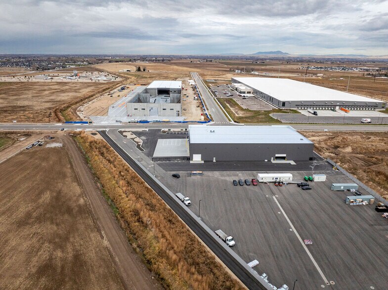 More Photos Of 17540 Midland Blvd, Nampa Unknown For Lease