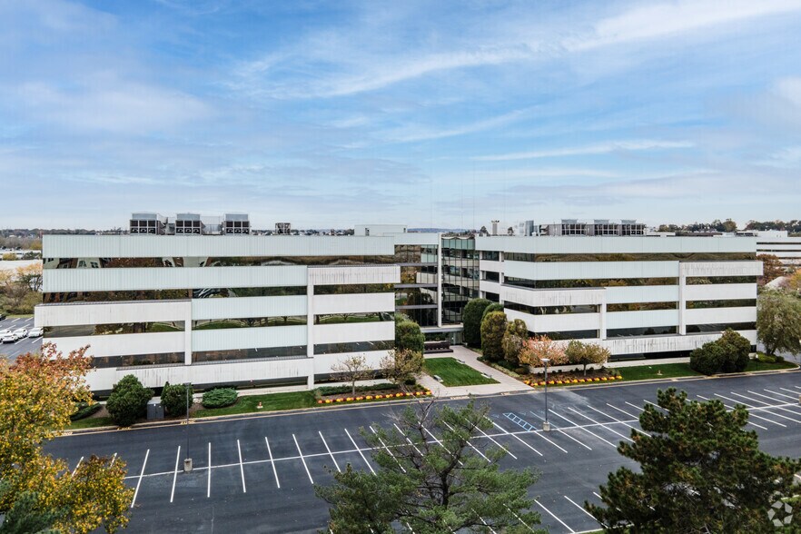 More Photos Of 125 Chubb Ave, Lyndhurst Office For Lease