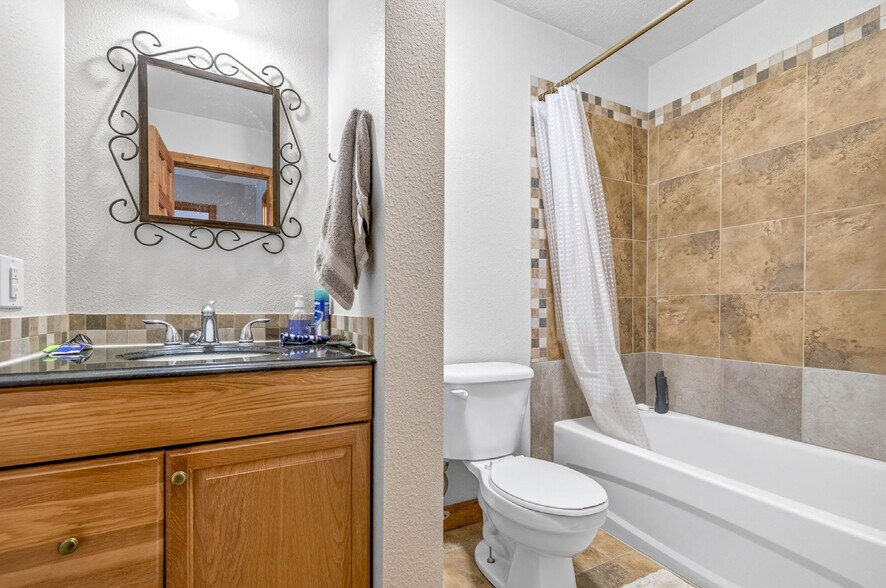 More Photos Of 1491 5 Av, Fernie Apartments For Sale