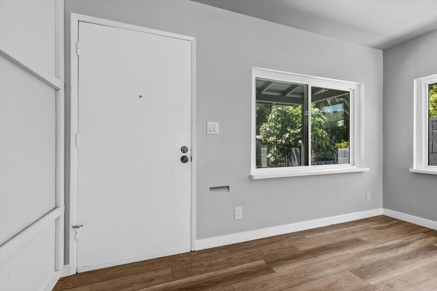More Photos Of 6512 Coldwater Canyon Ave, Valley Glen Apartments For Sale