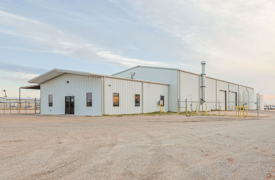 More Photos Of 2914 N County Road 1140, Midland Warehouse For Lease