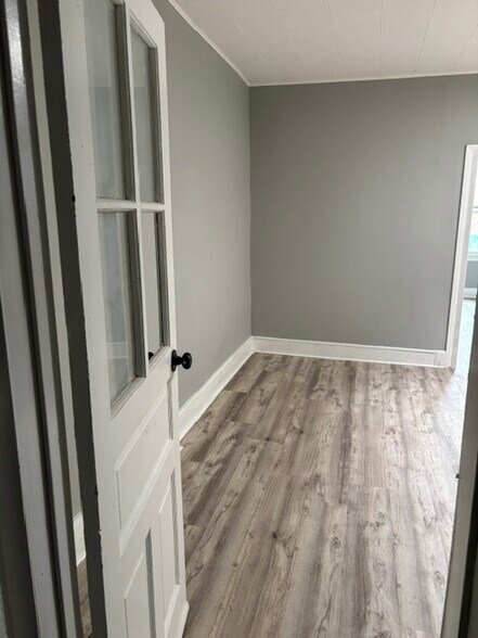 More Photos Of 1557 Mount Ephraim Ave, Camden Apartments For Sale