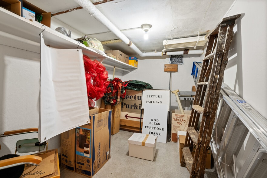 More Photos Of 71 S Washington St, Oxford Religious Facility For Sale