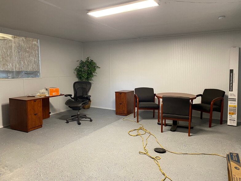 More Photos Of 140 Factory Rd, Eaton Service For Sale